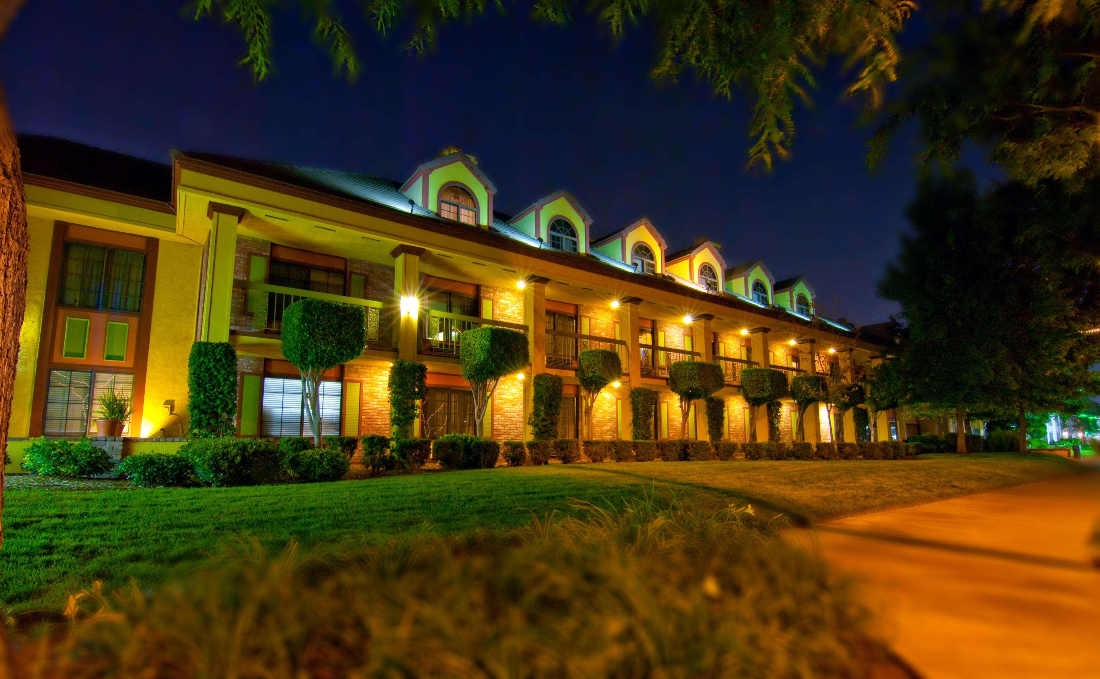 Best Western Plus Raffles Inn & Suites Анагайм Екстер'єр фото