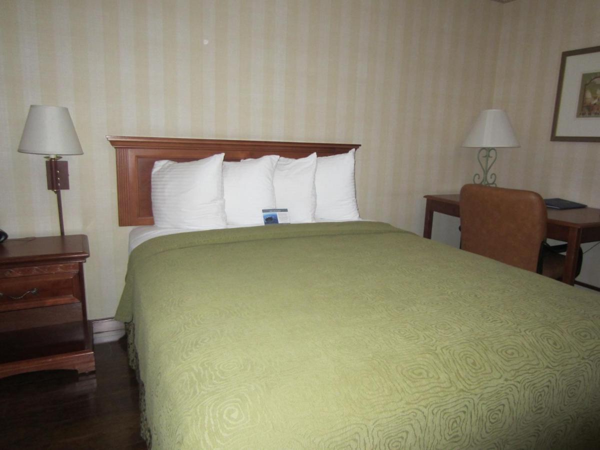 Best Western Plus Raffles Inn & Suites Анагайм Номер фото